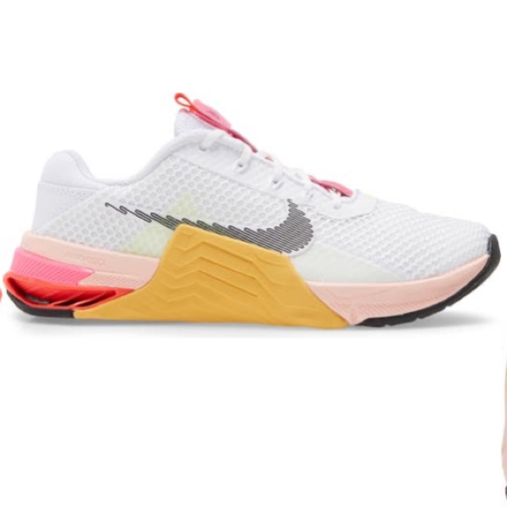 NWT Women’s Nike Metcon 7X size 8.5